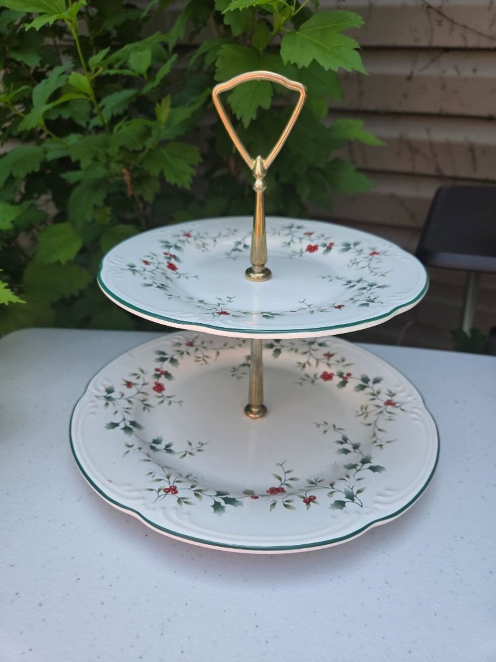Pfaltzgraff Winterberry Two Tier Tidbit Tray